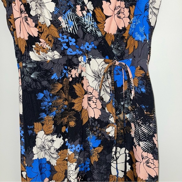 ASTR The Label Dress Women's Size Medium Blue Pink Tan Floral Surplice Midi Wrap - Picture 4 of 13